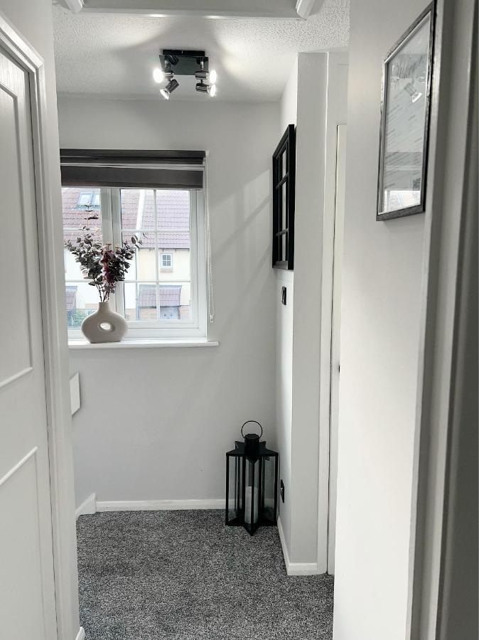 Stunning Apartment In Beckton With Private Entrance London Exterior photo